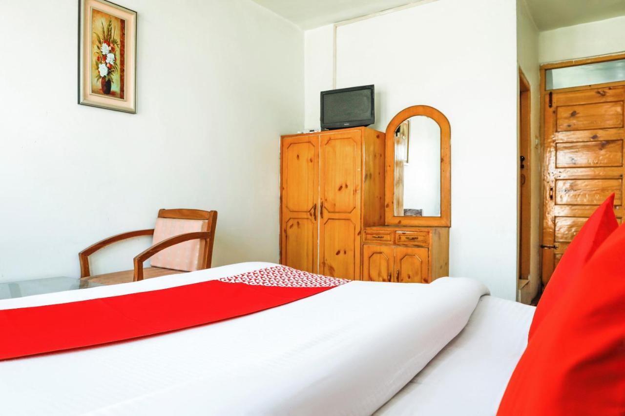 Oyo 72225 Hotel Dilshan Srinagar  Bagian luar foto