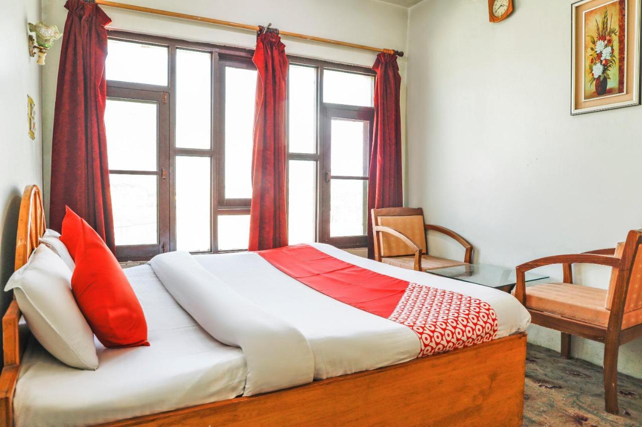 Oyo 72225 Hotel Dilshan Srinagar  Bagian luar foto